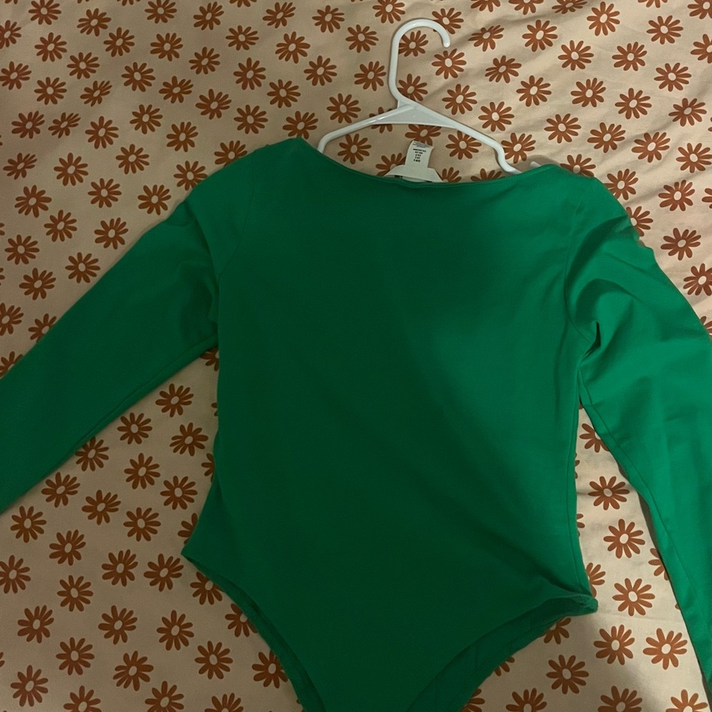 H&M Green Long Sleeve Bodysuit